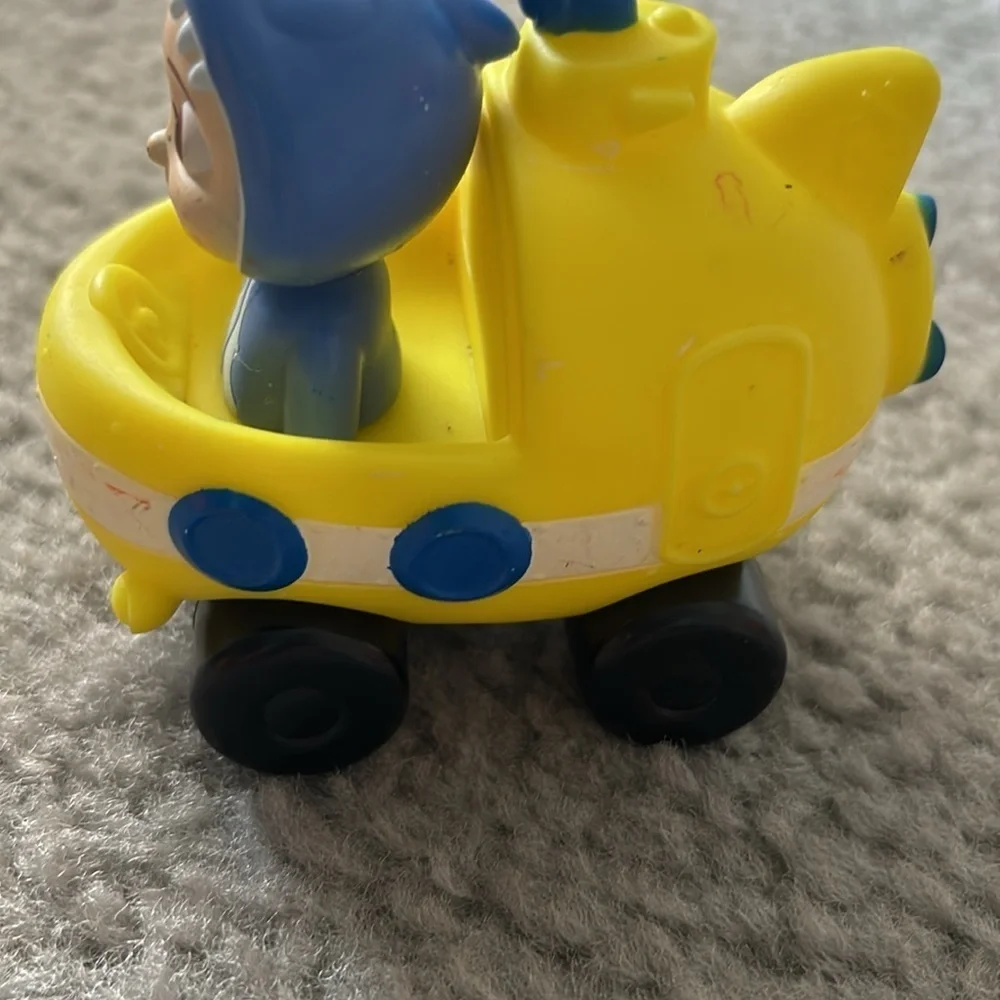 CoComelon YoYo Ladybug and JJ Mini Vehicle - Features Built-inToy Car